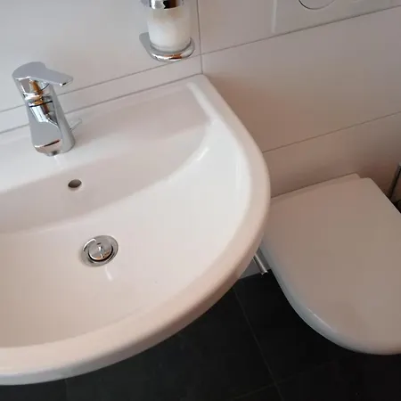 Heimelige In Einem Walliser Haus Apartament Staldenried